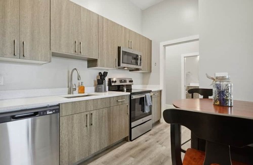 Highlands - Perkins Condo | #3Q 1 bedroom, Sleeps 4, Close to LSU
