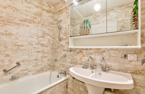 Riquet Stalingrad Apartment | GuestReady - Family Retreat near Buttes-Chaumont
