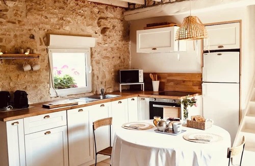 La Chaussee-d'Ivry House | Jolie Maison de Campagne à 3 Minutes à Pied du Golf Pour Vous Délasser !