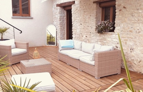 La Chaussee-d'Ivry House | Jolie Maison de Campagne à 3 Minutes à Pied du Golf Pour Vous Délasser !