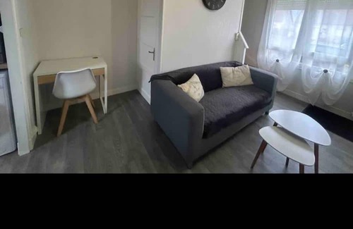 Le Creusot House | Maisonnette T3 duplex 4 pers + baby. Fully equipped, comfort assured.