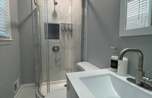 Walker Mill House | Spacious 5-bedroom house with driveway & backyard near DC and JB Andrews