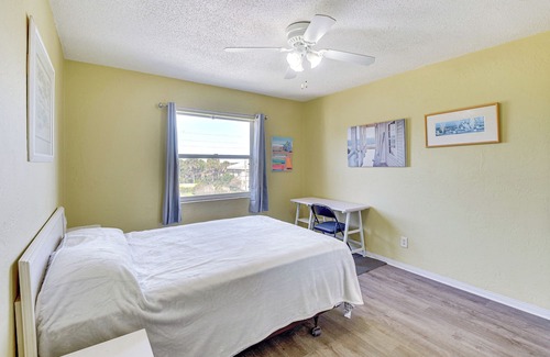 Little Venice Condo | Daytona Beach Condo, Walk to Wilbur Beach!