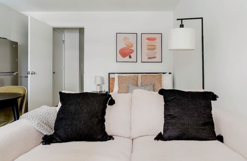 Jack London District Apartment | Clean Oakland Studio w/ A/C, nr Water, Easy Highway Access, by Blueground