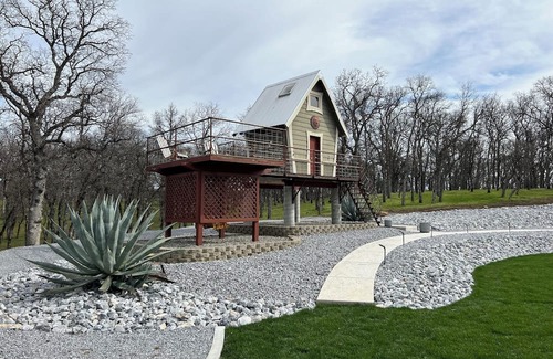 Cottonwood House | Private Estate and Venue. Perfect for large groups, family reunions and weddings