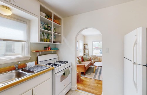Cortez House | Charming Bungalow - W/D, Dog-Friendly, located in Cortez's Historic District