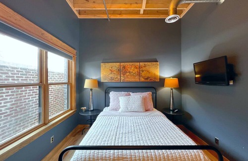 McMinnville Condo | The Rooftop on Main Overlooking Main Street