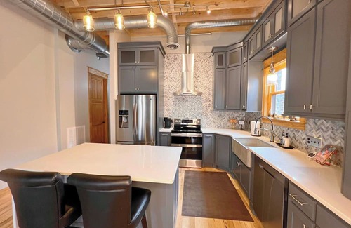 McMinnville Condo | The Rooftop on Main Overlooking Main Street