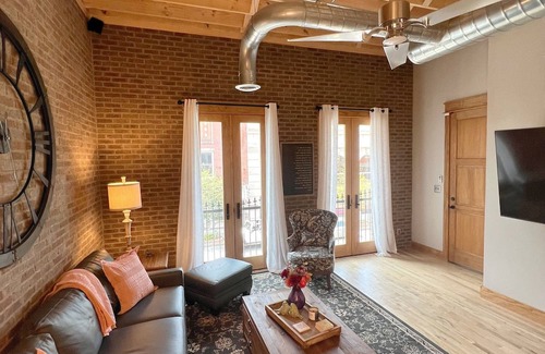 McMinnville Condo | The Rooftop on Main Overlooking Main Street