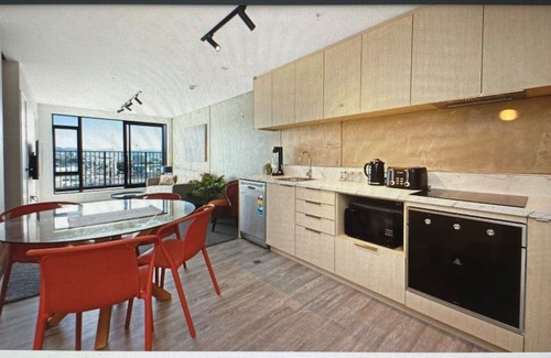 Wellington Apartment | Modern sunny apartment close to central wellington