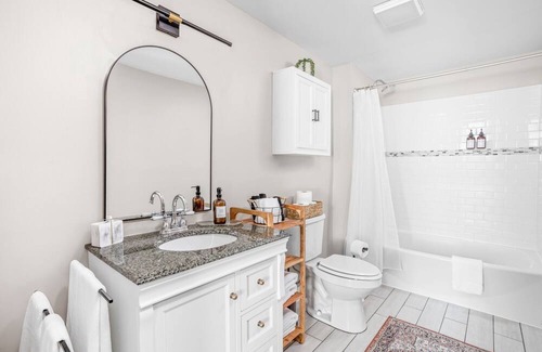 Windsor Park House | Windsor Manor, Beautiful Space with Great Rates