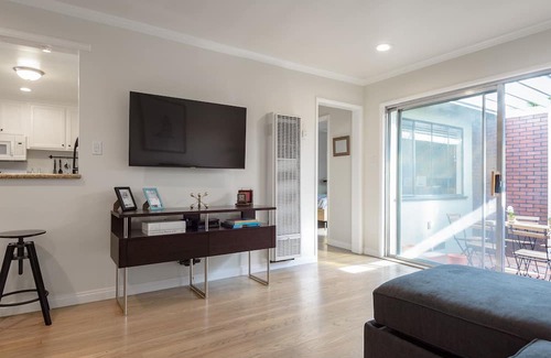 Valley Village Apartment | Clean and Airy Apartment in Valley Village