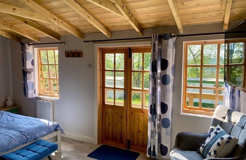 Millthorpe Cabin | Cosy cabin for two in the Peak District