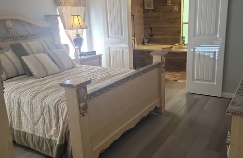 Eatonton House | Excellent Family Getaway off Crockett Creek Lake while enjoying Nature
