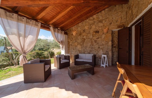 S'Iscala Apartment | Villa with Patio, Private Entrance and Garden, 5 minutes from the sea