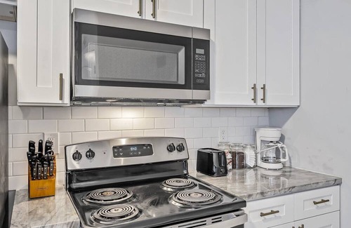 Tower Grove South House | Beautiful Tower Grove Unit, Recently Renovated 2N