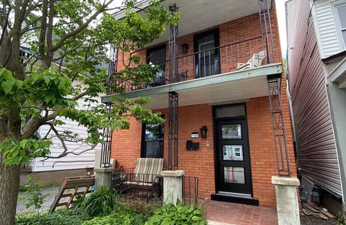 ByWard Market House | 2 Bed, 1 Bath Apartment for Rent in Historic Byward Market, Downtown Ottawa