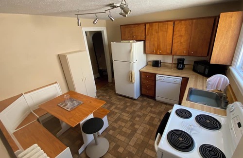 ByWard Market House | 2 Bed, 1 Bath Apartment for Rent in Historic Byward Market, Downtown Ottawa