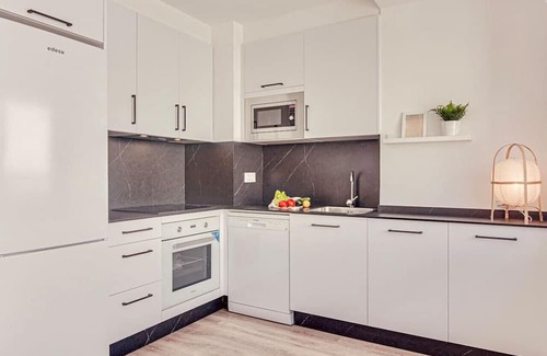 La Coruna Apartment | Main Street Deluxe Apartment