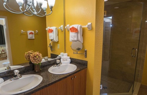 Weston Resort | Luxury one bedroom and one bathroom unit with full amenities