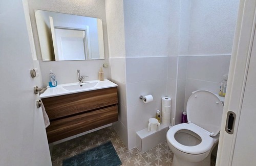 Rishon LeTsiyon Apartment | New Modern 2bed in Rishon Center - Free parking