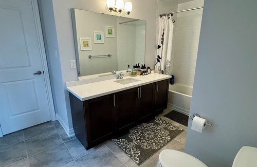 Stoney Creek House | Executive Lakeview Home