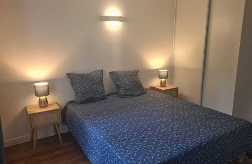 Les Puces de Saint-Ouen Apartment | Vrbo Property