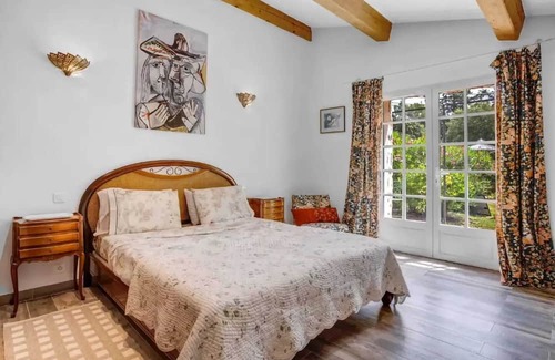 Taradeau House | Homerez - Spacious House in Taradeau with Shared Pool
