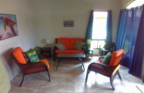 Garabito House | Poco Cielo Bungalow with Pool in Safe and Friendly Neighborhood