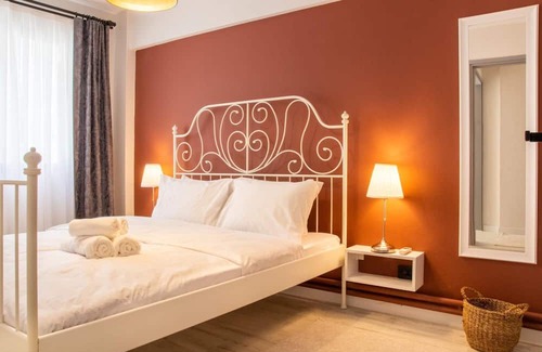 Alsancak Apartment | Gorgeous Flat with Balcony in Izmir Konak