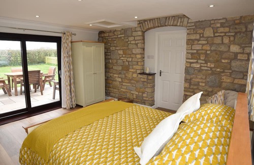 Stanton Drew Apartment | Private Guest Suite Chew Valley. King Bed near Bath, Bristol, Wells & Cheddar