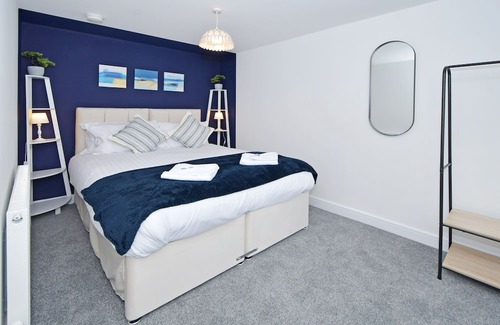 Crewe Apartment | Sapphire Apartment 2