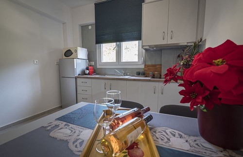 Elia Apartment | Petra Apartment Terra by RentalsPro