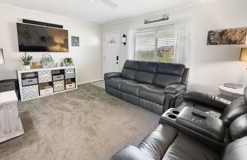 Thomas Drive House | fun in the sun private pool unit 1