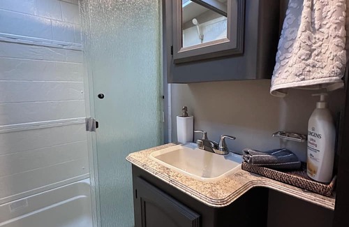 Charleston House | Cozy Camper close to Fishing & Boating