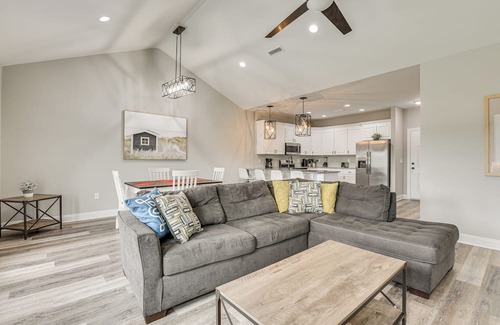 Dothan House | Spacious Dothan Home ~ 4 Mi to Downtown!