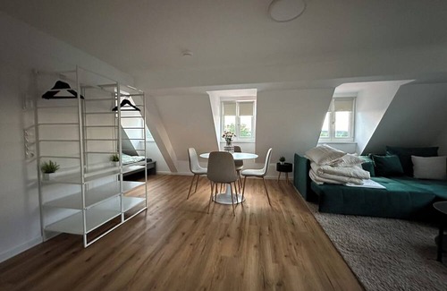 Villingen-Schwenningen Apartment | Fewo in Einem Denkmalgeschützten Haus in Zentr. Lage und Guter Verkehrsanbindung