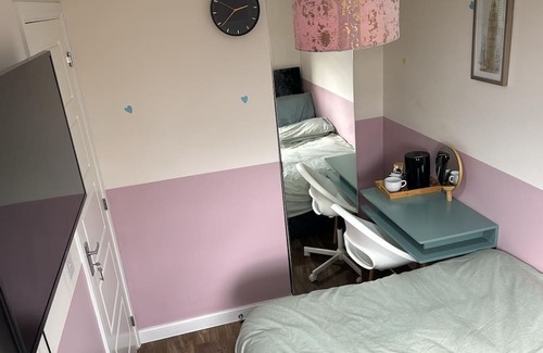 Wolverhampton House | Inviting 1-Bed House in Wolverhampton