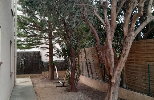 Moulin a Vent Apartment | Apartment with garden close to beach roads and town center