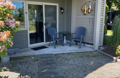 Regional District of Nanaimo Condo | Beachfront Getaway in Qualicum Beach