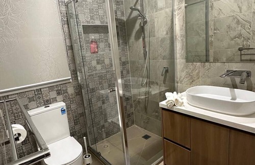 Truganina House | Private En-Suite in a Luxury House