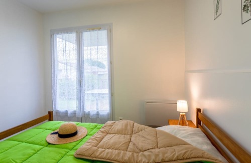 Mache House | Holiday Home '2 - Maison T3 Confort' with Shared Pool, Private Terrace and Shared Garden