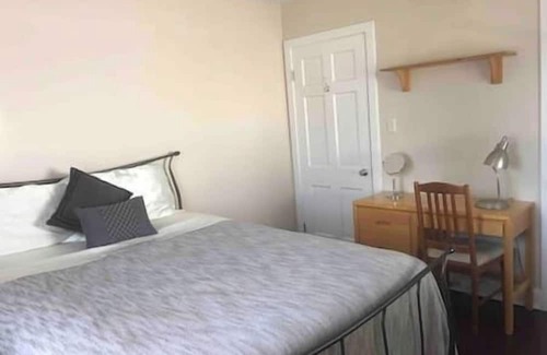Milford House | Prívate & Affordable room 3 Minutes from Downtown!