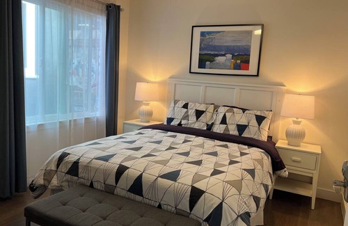 Sunset District House | Modern 3 bedroom 2 bath on Private flat on 2nd floor. Heart of the Sunset!
