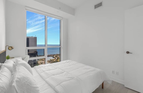 Humber Bay Shores Condo | Ultra Luxurious 2Bedroom - 2Bathroom High Floor Uninstructed Lake Views!