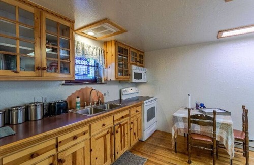 Orchard City Apartment | 358) Grand Mesa Staycation