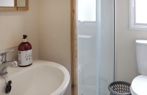 Rhyd-y-clafdy Cottage | Perfect for families, walking distance to all amenities and the beach.