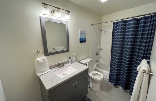 Champaign House | Comfy 2 br w/ 1-car garage off I-74, 5 Min to UofI