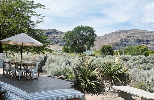 Quincy House | Waterfront retreat on the Columbia River, 10 minutes from The Gorge Amphitheater