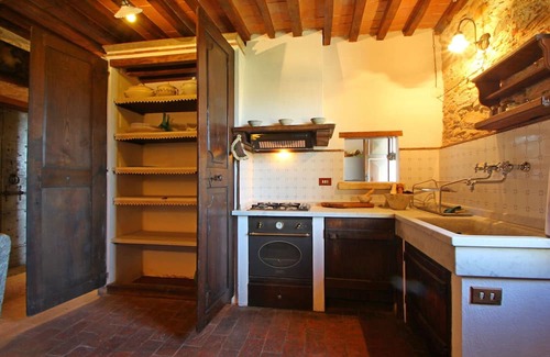 Seravezza Villa | Wonderful private villa with WIFI, A/C, TV, panoramic view and parking, close to Forte Dei Marmi